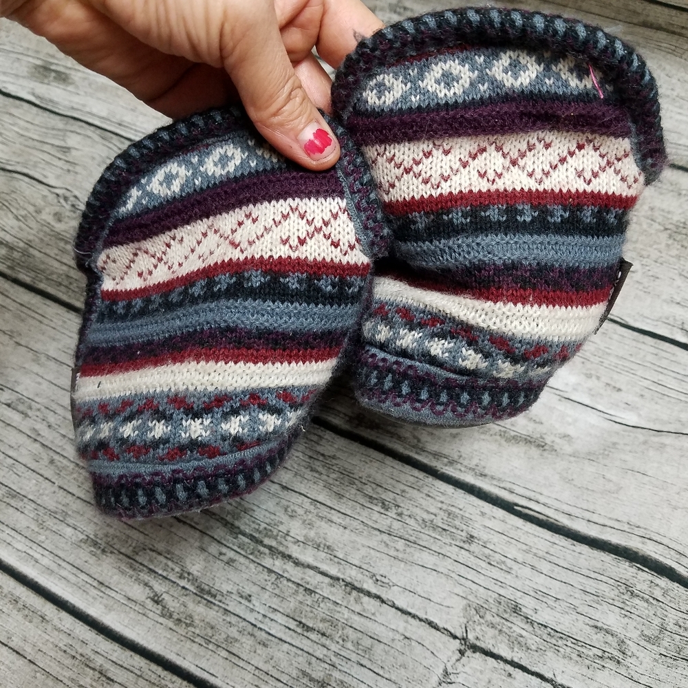 muk luks Knit slippers Size Small (5-6). - Picture 5 of 9